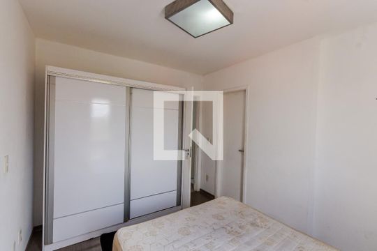 Suíte  de apartamento à venda com 2 quartos, 75m² em Vila Camilópolis, Santo André