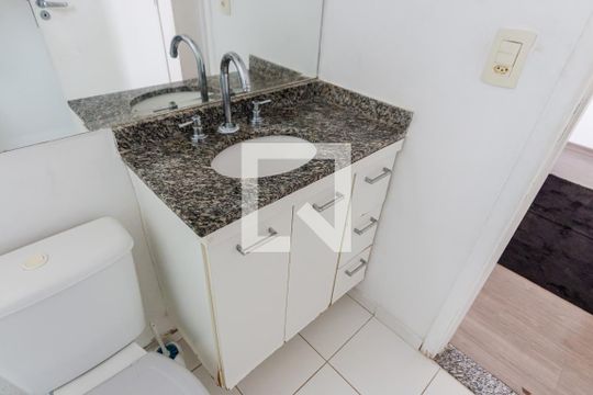 Pia de apartamento à venda com 2 quartos, 75m² em Vila Camilópolis, Santo André