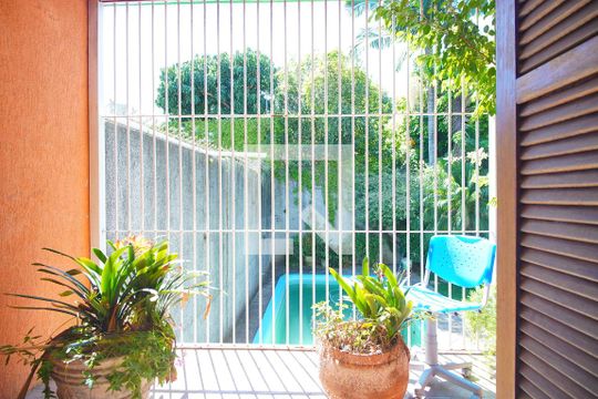Suíte 3 - Varanda de casa à venda com 4 quartos, 520m² em Jardim São Pedro, Porto Alegre