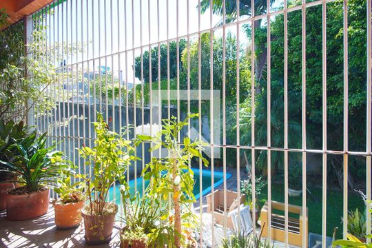 Varanda - Vista de casa à venda com 4 quartos, 520m² em Jardim São Pedro, Porto Alegre