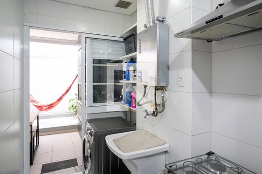 Área de serviço de apartamento para alugar com 2 quartos, 69m² em Santa Maria, São Caetano do Sul