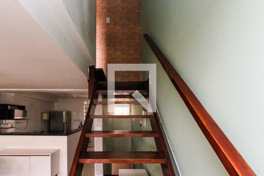 escada de casa de condomínio à venda com 3 quartos, 100m² em Jardim Aricanduva, São Paulo
