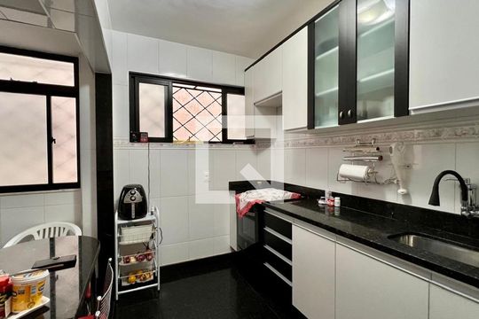 Cozinha  de apartamento à venda com 3 quartos, 100m² em Nova Suíça, Belo Horizonte