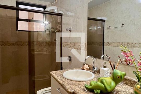 Banheiro de apartamento à venda com 3 quartos, 100m² em Nova Suíça, Belo Horizonte