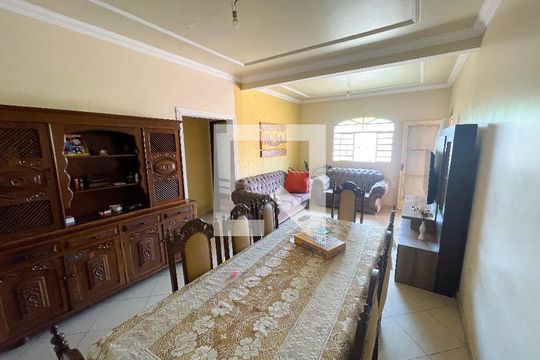 Sala de casa à venda com 4 quartos, 150m² em Inconfidentes, Contagem