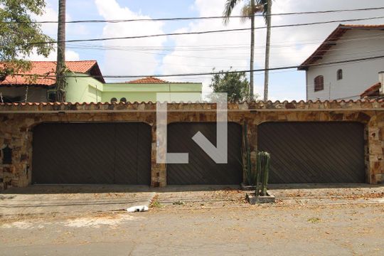 Fachada de casa à venda com 3 quartos, 309m² em Jardim Prudência, São Paulo