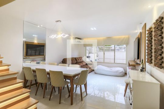 Casa à venda com 3 quartos, 150m² em Campo Belo, São Paulo