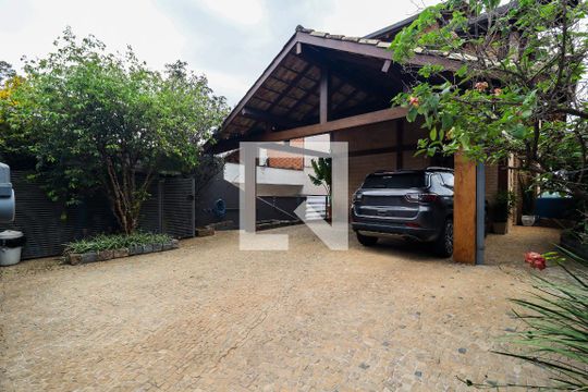 Garagem de casa à venda com 4 quartos, 324m² em Jardim Leonor, São Paulo