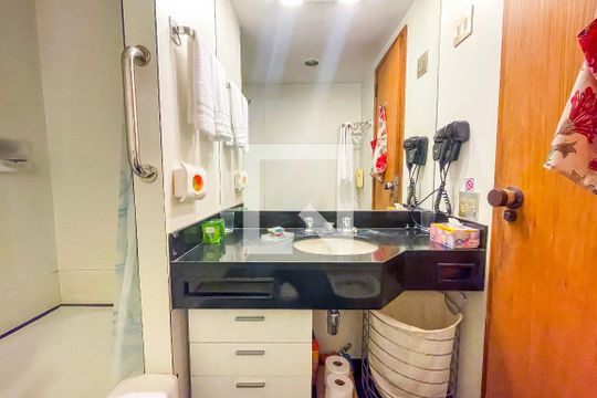 Banheiro da Suíte de apartamento à venda com 1 quarto, 108m² em Pinheiros, São Paulo