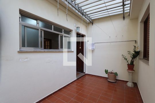 Quintal de casa à venda com 3 quartos, 170m² em Vila Graciosa, São Paulo
