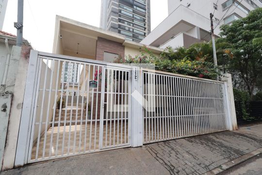 Fachada de casa à venda com 3 quartos, 180m² em Tatuapé, São Paulo