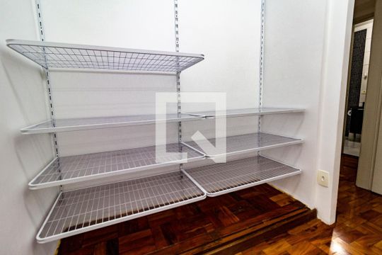Closet de apartamento para alugar com 2 quartos, 74m² em Perdizes, São Paulo