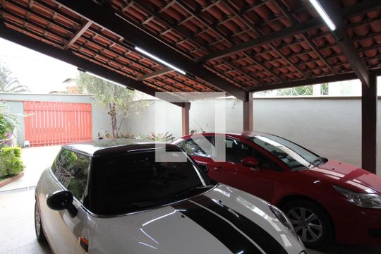 Casa 1 - Garagem de casa à venda com 3 quartos, 304m² em Garças, Belo Horizonte