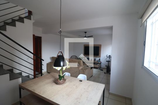 Casa de Condomínio à venda com 3 quartos, 132m² em Penha de França, São Paulo