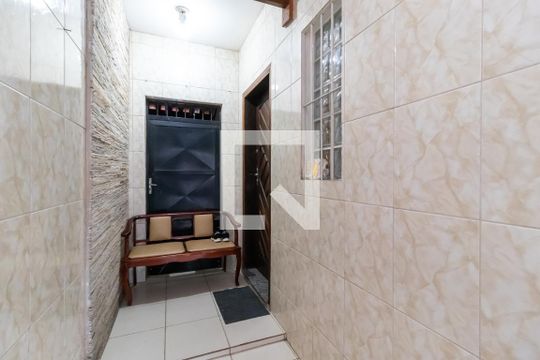 Corredor de Entrada de casa à venda com 3 quartos, 200m² em Vila Bandeirantes, São Paulo