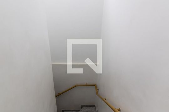 Escada de casa à venda com 3 quartos, 200m² em Vila Bandeirantes, São Paulo
