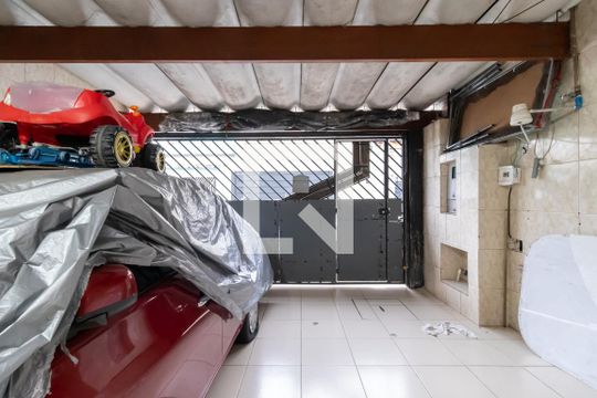 Garagem de casa à venda com 3 quartos, 200m² em Vila Bandeirantes, São Paulo