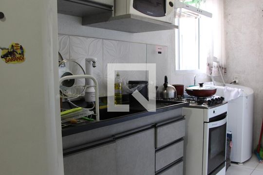 Sala/Cozinha/ área serviço de apartamento à venda com 2 quartos, 42m² em Sarandi, Porto Alegre