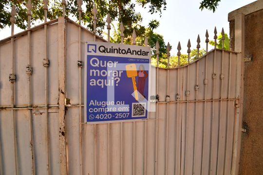 Placa de casa para alugar com 2 quartos, 140m² em Chácara Santa Margarida, Campinas