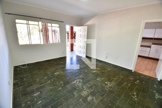 Sala de casa para alugar com 2 quartos, 140m² em Chácara Santa Margarida, Campinas