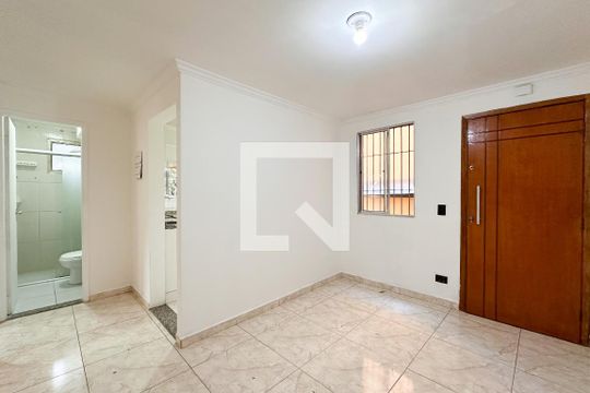 Apartamento para alugar com 2 quartos, 48m² em Baeta Neves, São Bernardo do Campo