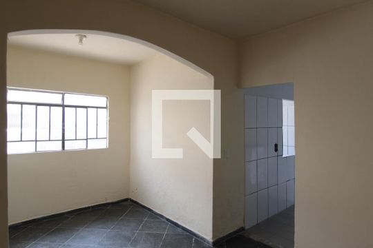Casa para alugar com 1 quarto, 70m² em Glória, Belo Horizonte