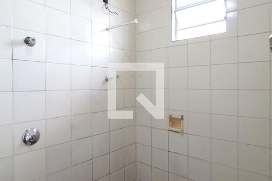 Banheiro de casa para alugar com 1 quarto, 70m² em Glória, Belo Horizonte