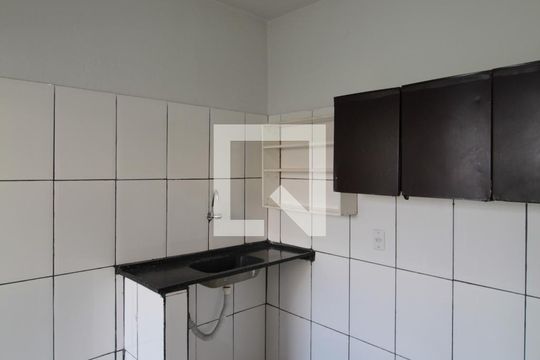 Cozinha e Área de Serviço de casa para alugar com 1 quarto, 70m² em Glória, Belo Horizonte