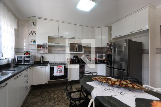 Cozinha de casa à venda com 4 quartos, 286m² em São Lucas, São Paulo