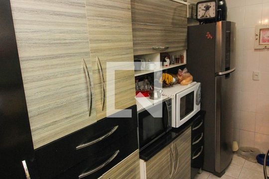 Cozinha de apartamento à venda com 1 quarto, 42m² em Cristal, Porto Alegre
