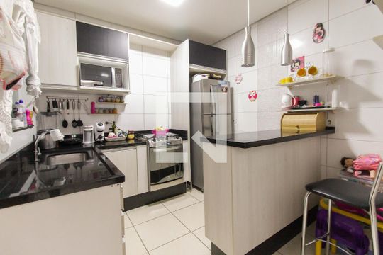 Cozinha de casa de condomínio à venda com 2 quartos, 65m² em Limoeiro, São Paulo
