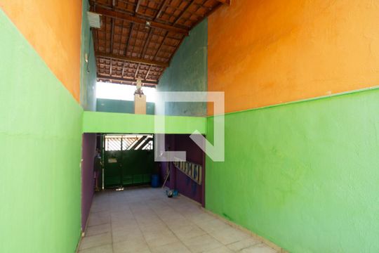 Garagem de casa à venda com 4 quartos, 127m² em Gopoúva, Guarulhos
