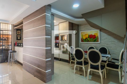 Cozinha de casa à venda com 3 quartos, 220m² em Tristeza, Porto Alegre