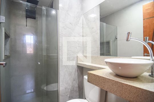 Banheiro de apartamento à venda com 2 quartos, 47m² em Fonseca, Niterói