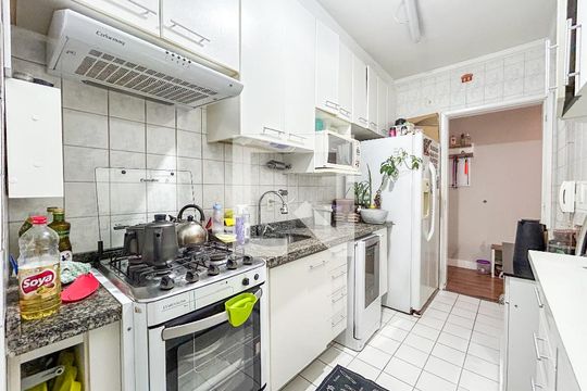 Cozinha  de apartamento à venda com 3 quartos, 75m² em Vila Isa, São Paulo