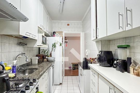 Cozinha de apartamento à venda com 3 quartos, 75m² em Vila Isa, São Paulo