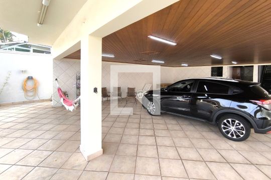 Garagem de casa de condomínio à venda com 4 quartos, 590m² em Jardim Novo Mundo, Jundiaí