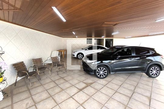Garagem de casa de condomínio à venda com 4 quartos, 590m² em Jardim Novo Mundo, Jundiaí