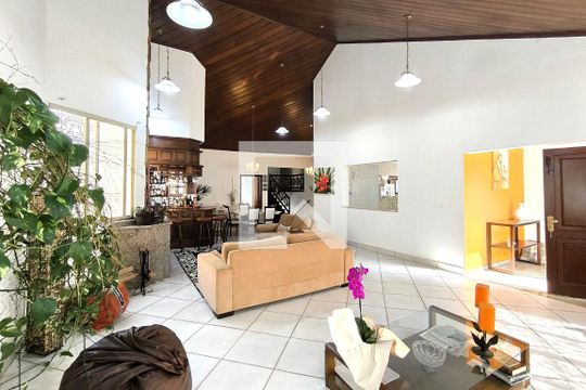 Casa de Condomínio à venda com 4 quartos, 590m² em Jardim Novo Mundo, Jundiaí