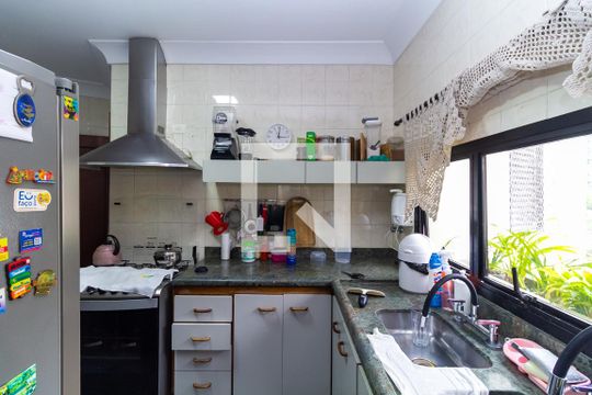 Cozinha de apartamento para alugar com 4 quartos, 197m² em Jardim Avelino, São Paulo