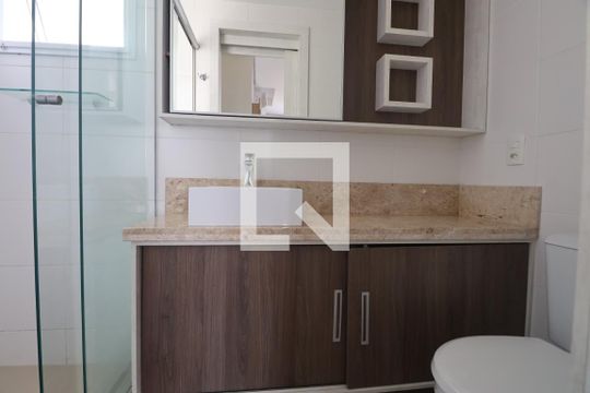 Banheiro da Suíte de apartamento à venda com 2 quartos, 72m² em Marechal Rondon, Canoas