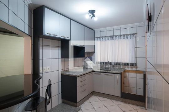 Cozinha de apartamento para alugar com 2 quartos, 65m² em Olímpico, São Caetano do Sul