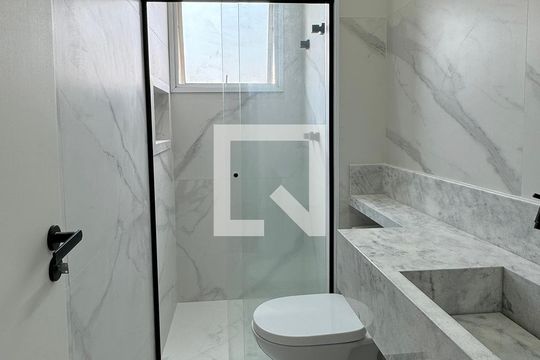 Banheiro de apartamento à venda com 2 quartos, 118m² em Vila Barros, Barueri