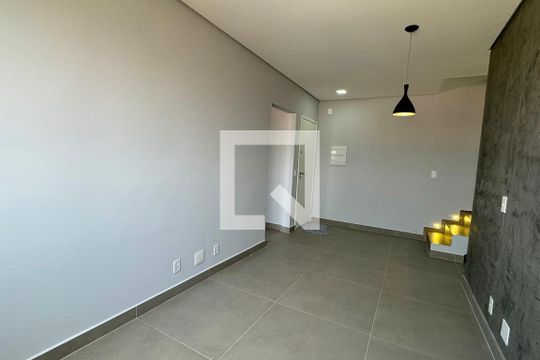 Sala de apartamento à venda com 2 quartos, 118m² em Vila Barros, Barueri