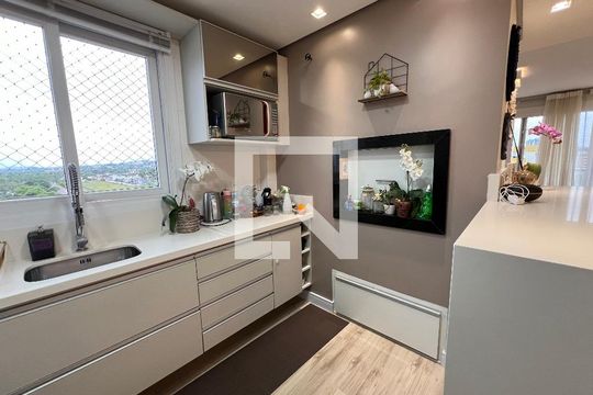 Cozinha de apartamento à venda com 3 quartos, 110m² em Centro, São Leopoldo