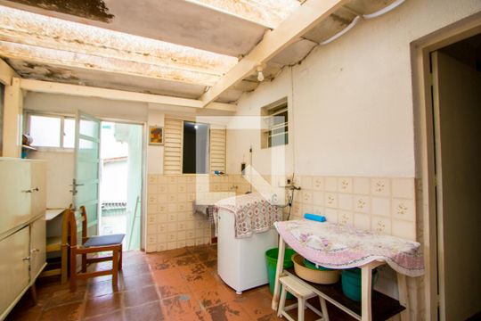 Área de serviço de casa para alugar com 2 quartos, 177m² em Vila Pires, Santo André