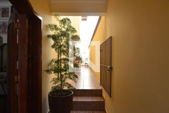 Quintal de casa à venda com 3 quartos, 211m² em Jardim Las Vegas, Santo André