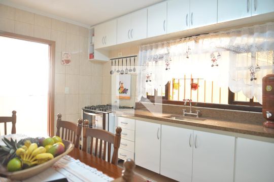 Cozinha de casa à venda com 3 quartos, 211m² em Jardim Las Vegas, Santo André