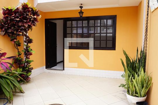 Entrada de casa de condomínio para alugar com 2 quartos, 120m² em Taquara, Rio de Janeiro