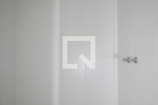Banheiro de kitnet/studio à venda com 1 quarto, 27m² em Aclimação, São Paulo